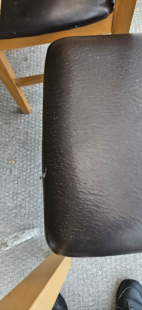 Table+chairs