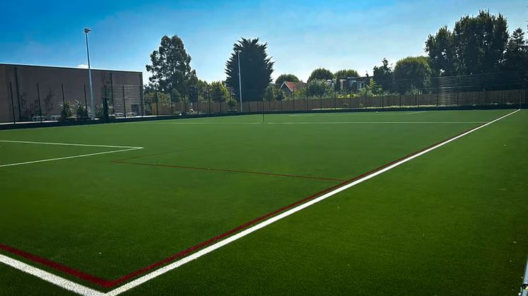 Free Women's football in Ealing at Ada Lovelace High School. Beginners and new players welcome