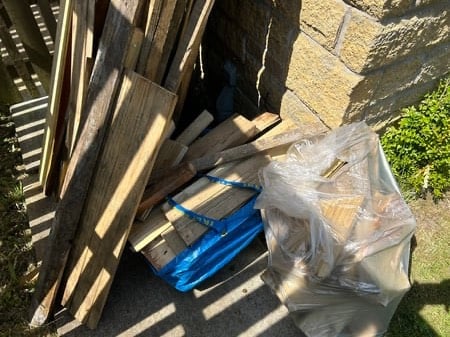 Selection of fencing, shed parts and firewood/kindling 