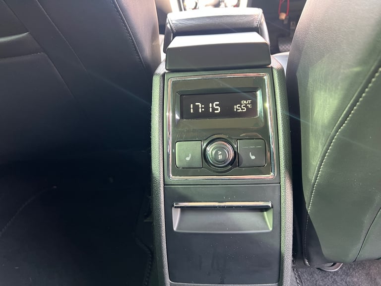 Skoda, SUPERB, Hatchback, 2009, Semi-Auto, 1968 (cc), 5 doors