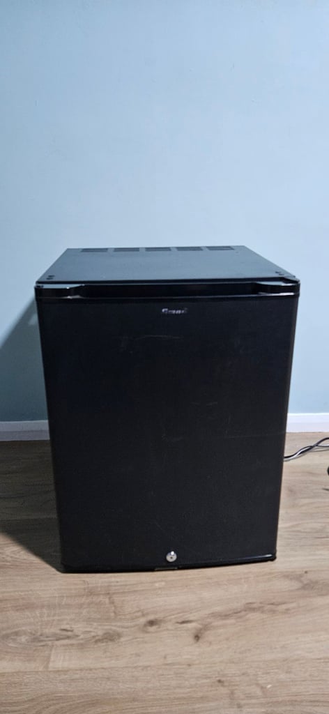 SMAD 50l 12v 240v camper fridge