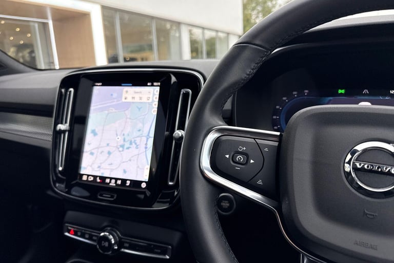 2022 Volvo XC40 2.0 B4 MHEV Ultimate SUV 5dr Petrol Hybrid DCT Auto Euro 6 (s/s) (197 ps) ESTATE ...