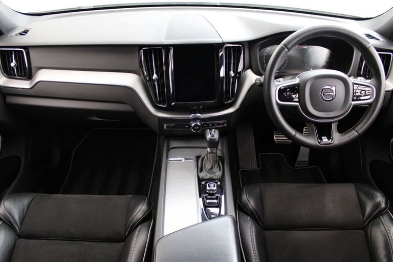 2018 Volvo XC60 2.0 D4 R DESIGN 5dr AWD Geartronic ESTATE DIESEL Automatic