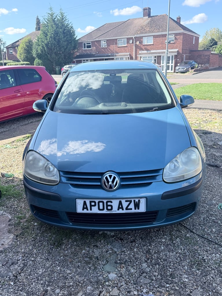 Volkswagen Golf 1.6fsi (£1500 open to sensible offers)