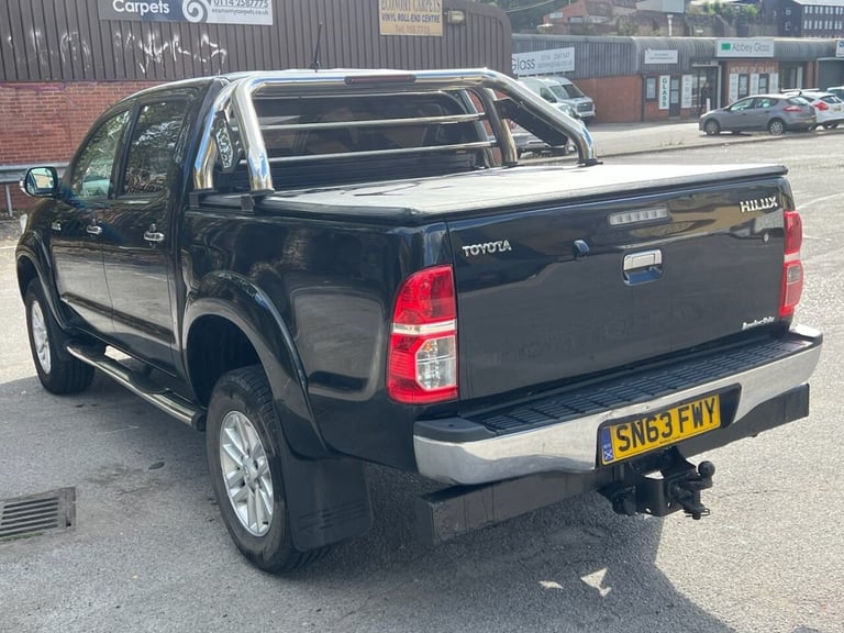 2013 Toyota Hilux 3.0 D-4D Invincible Pickup Double Cab 4dr Diesel Manual 4WD Euro 5 (171 ps) PIC...