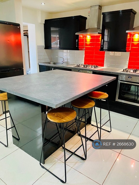 9 bedroom house in Brunswick Street, Leamington Spa, CV31 (9 bed) (#2668630)