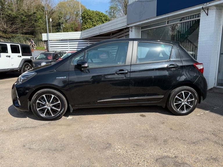 Toyota Yaris 1.5 Hybrid Icon Tech 5dr CVT -NAV - PARKING SENSORS - REAR CAMERA