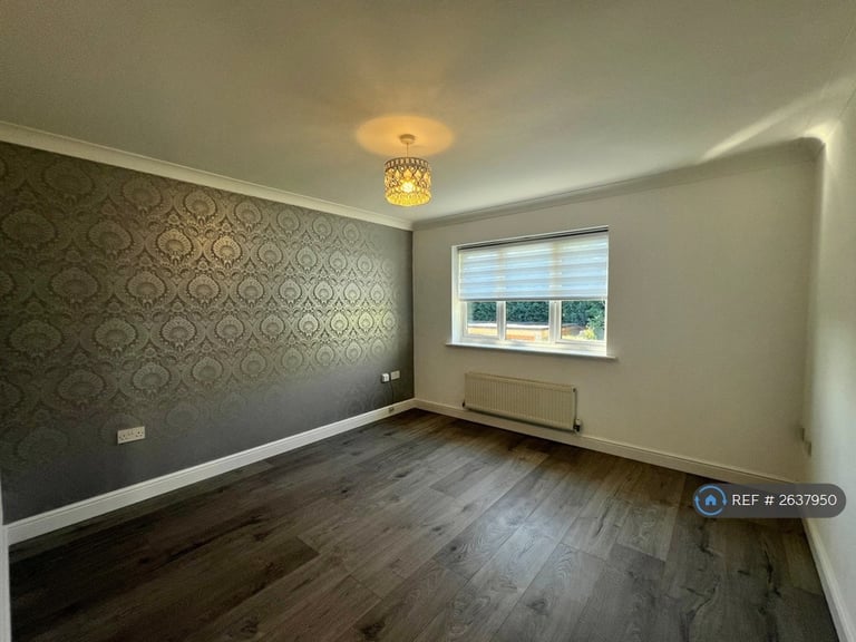 4 bedroom house in Friern Close, Cheshunt, Waltham Cross, EN7 (4 bed) (#2637950)
