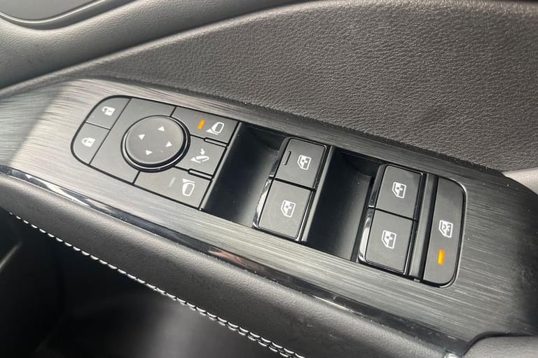 2022 Nissan Qashqai 1.3 DiG-T MH 158 N-Connecta 5dr Xtronic Automatic Hatchback Petrol Automatic