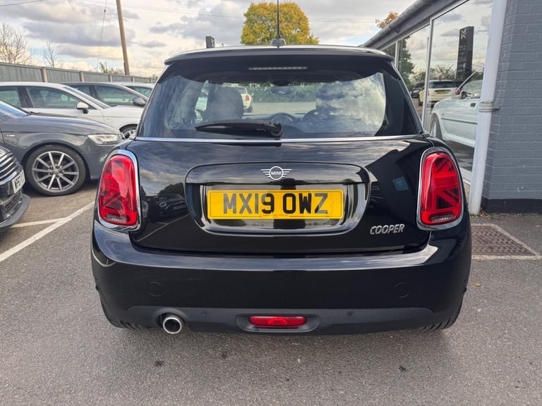 2019 MINI Hatch 1.5 Cooper Classic Hatchback 3dr Petrol Manual Euro 6 (s/s) (136 ps) HATCHBACK Pe...