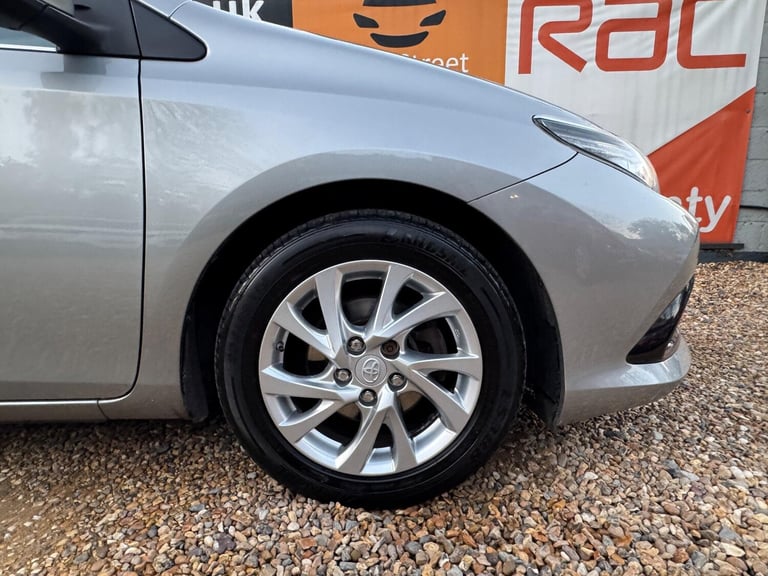 2015 Toyota Auris 1.8 VVT-h Icon Touring Sports CVT Euro 6 (s/s) 5dr ESTATE Petrol/Electric Hybri...