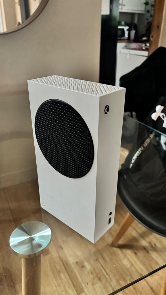 image for Xbox One Series S looking for swaps for gaming laptop