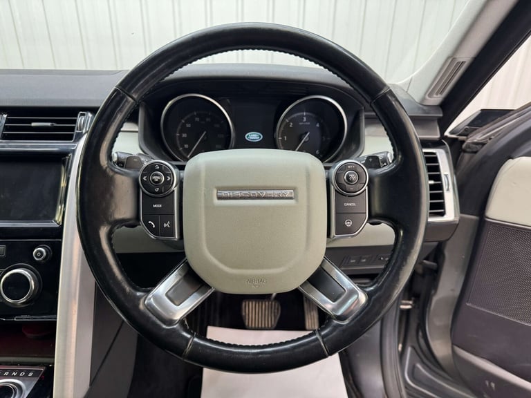 2017 Land Rover Discovery 3.0 Discovery Luxury HSE TD6 Auto 4WD 5dr SUV Diesel Automatic