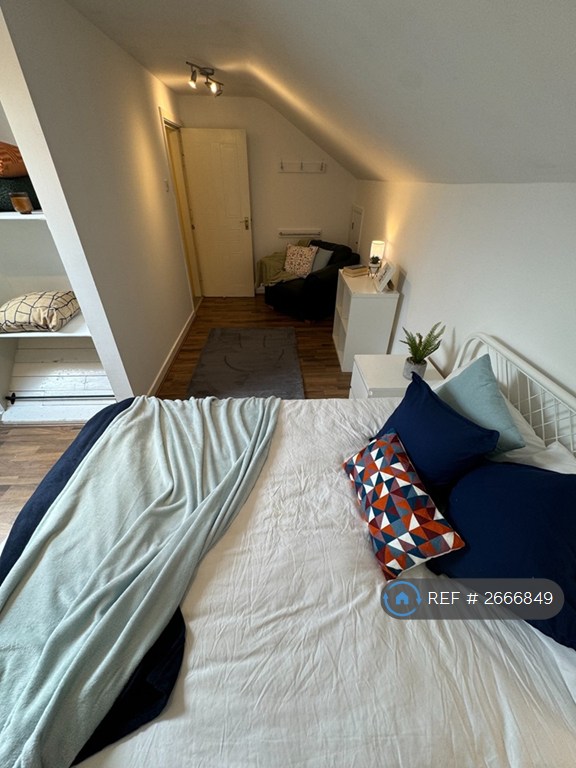 5 bedroom house in Gainsborough Road, Liverpool, L15 (5 bed) (#2666849)