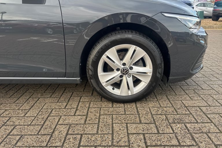  Volkswagen Golf 1.5 Etsi Mhev Life Hatchback 5dr Petrol Hybrid Dsg Euro 6 s/s