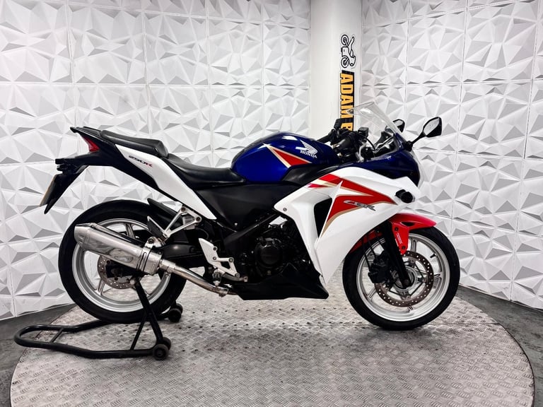 2015 Honda CBR250R | *WARRANTY PROVIDED*