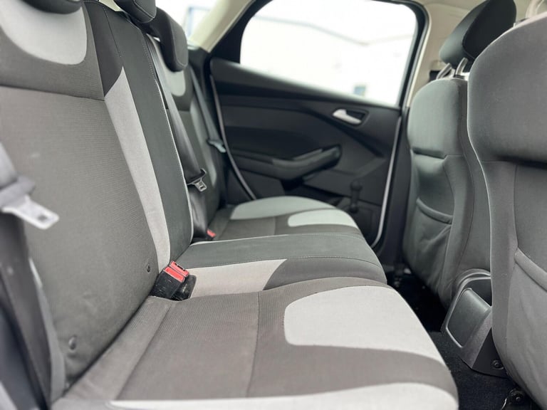 2013 Ford Focus 1.6 Zetec Euro 5 5dr HATCHBACK Petrol Manual