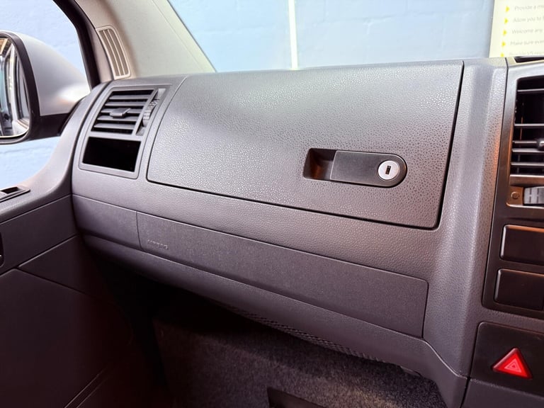 2011 Volkswagen Caravelle 2.0 TDI Executive DSG Euro 5 5dr MPV Diesel Automatic