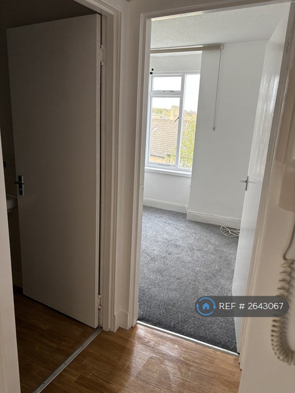 1 bedroom flat in Rosefield Street, Dundee, DD1 (1 bed) (#2643067)