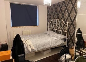 Home swap; 1 bed + room with no windows (second room) to swap with 2 bed 