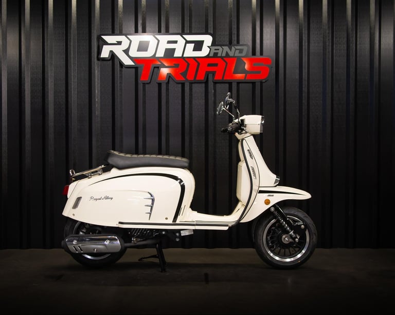 Royal Alloy GT1 125 LC - Brand New - Lovely 125cc Retro Scooter