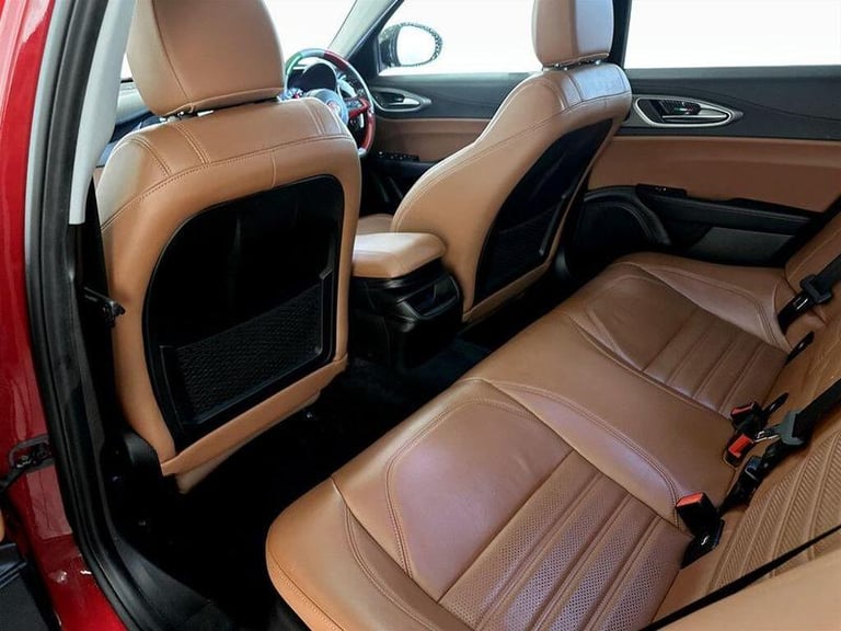 2017 Alfa Romeo Giulia 2.0 TB 280 Veloce 4dr Auto SALOON PETROL Automatic