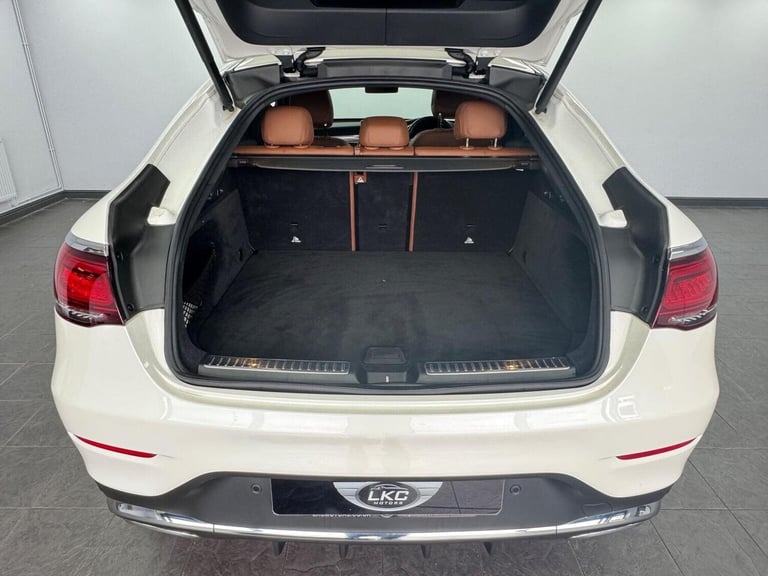 MERCEDES-BENZ GLC 2.0 GLC300d AMG Line (Premium Plus) Coupe G-Tronic+ 4MATIC