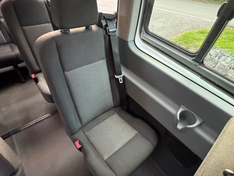 2015 Ford Transit 2.2 TDCi 460 Minibus 5dr Manual L4 H3 (17 seats) NA Diesel Manual