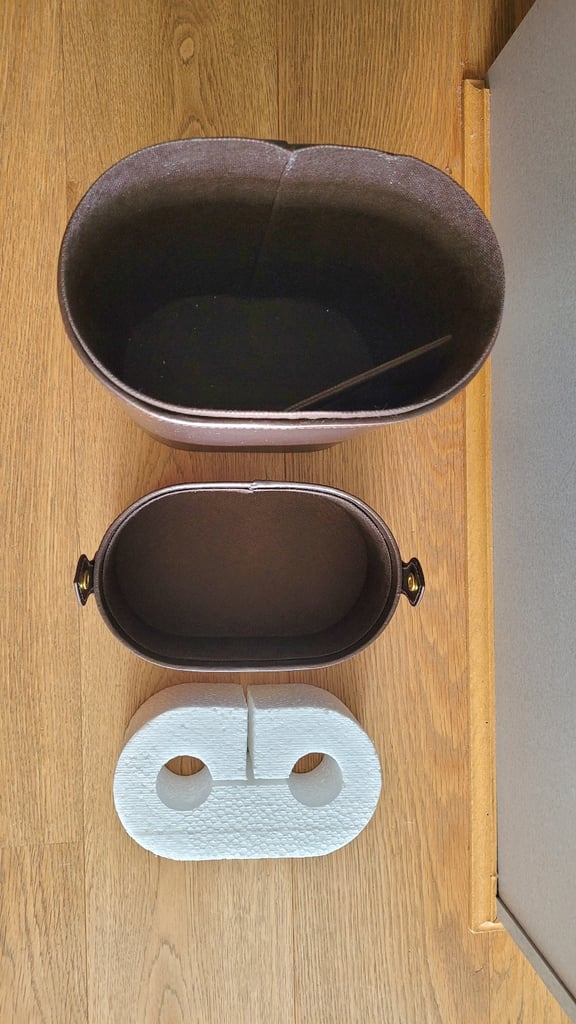 Genuine Harrods Brown Leather Finish holder for 2 bottles