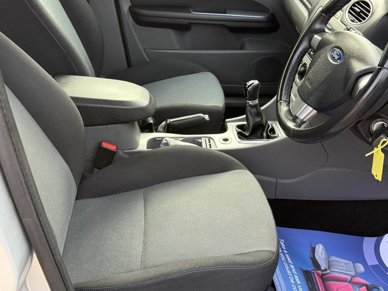 2010 Ford Focus 1.6 Zetec 5dr HATCHBACK Petrol Manual