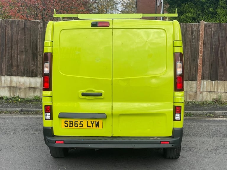 2015 Renault Trafic 1.6 dCi 29 Sport Crew Van LWB Euro 5 5dr WINDOW VAN Diesel Manual