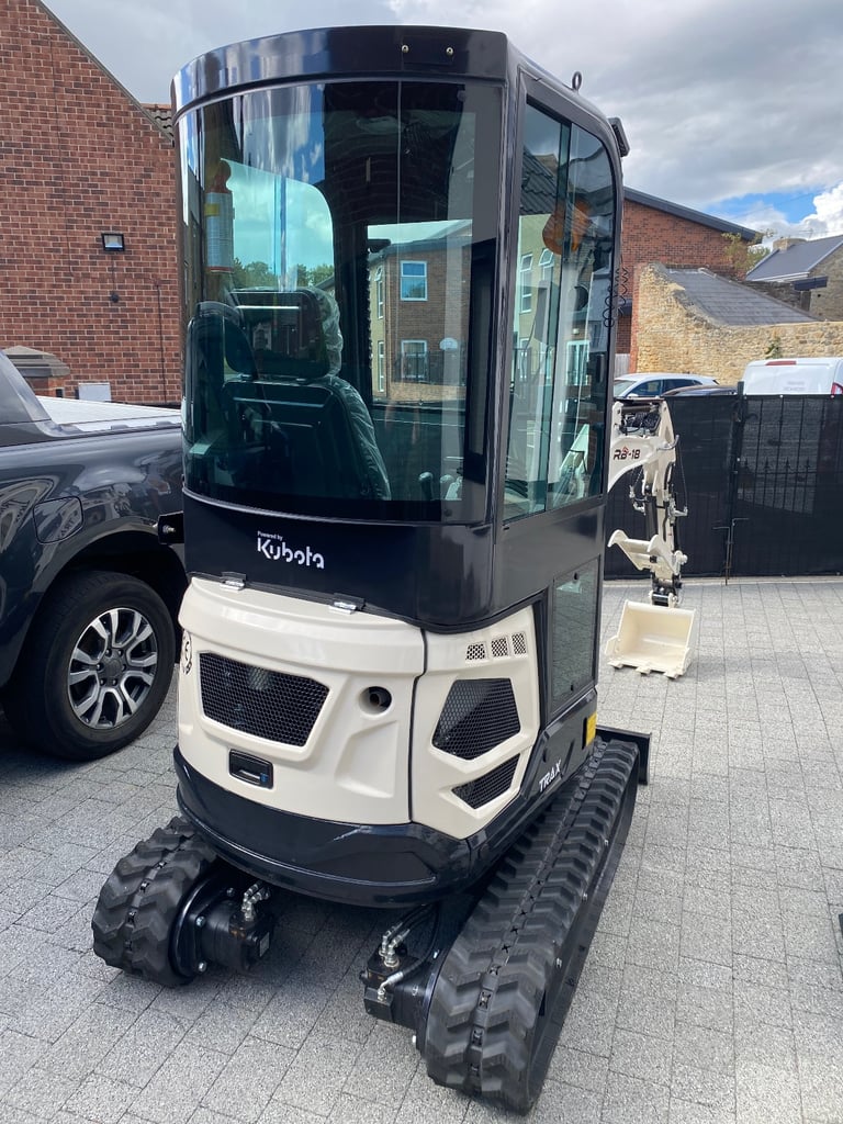 Brand New TRAX / KUBOTA Mini Excavator / Digger