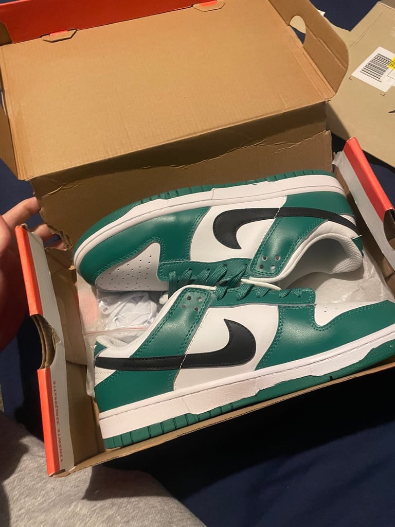 Nike sb dunks green/white/black uk7.5