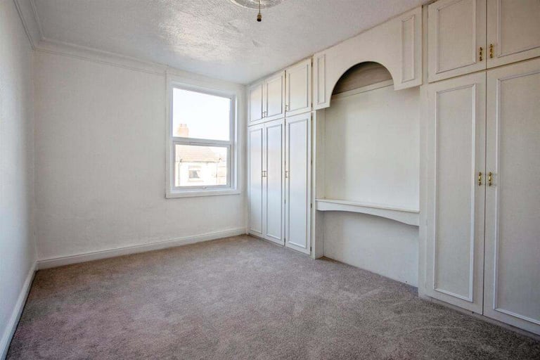 2 Bed  Terrace house ,  LEEDS LS9 , Ready to move in , No Chain  !!  EXCELLENT CONDITION 