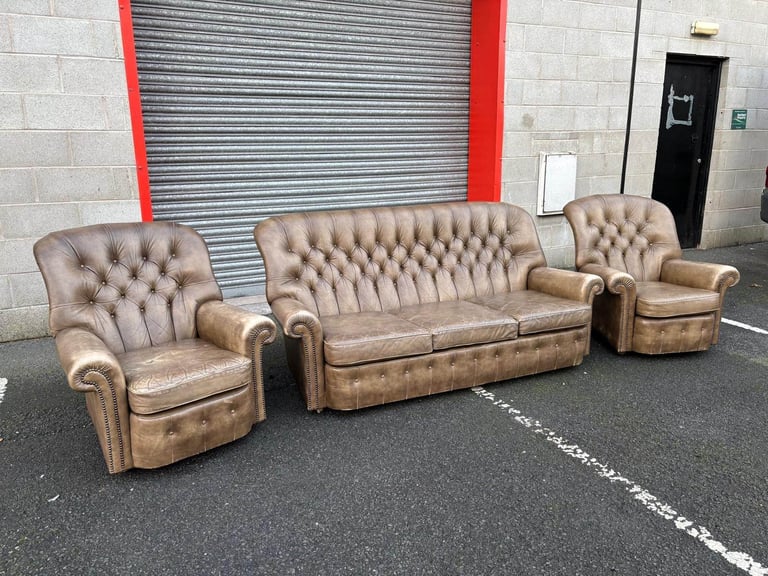Chesterfield Style Leather 3 Seater Sofa and 2 Chairs 