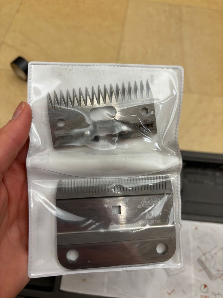 Lister Complete Shearing Kit in case