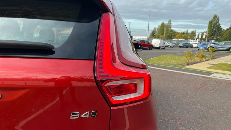 2020 Volvo XC40 Momentum B4 AWD mild hybrid ESTATE Petrol/Electric Hybrid Automatic