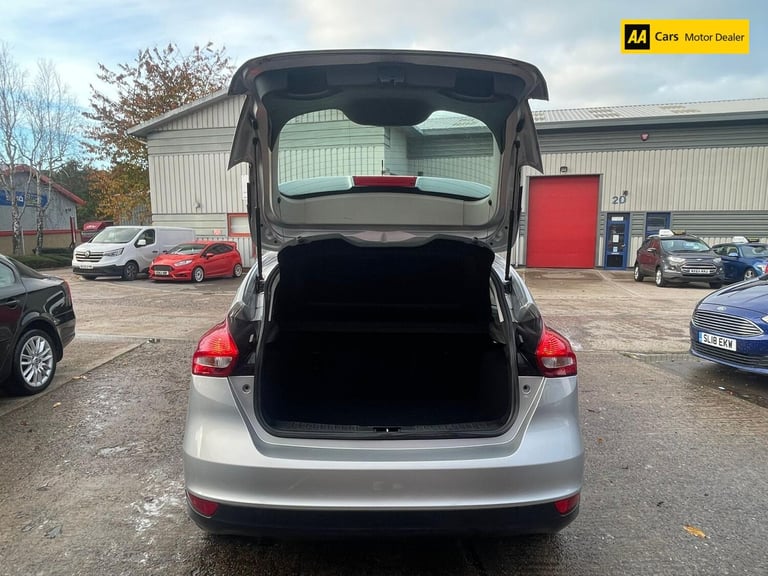 2015 Ford Focus 1.5 TDCi Zetec Hatchback 5dr Diesel Manual Euro 6 (s/s) (120 ps) Hatchback Diesel...