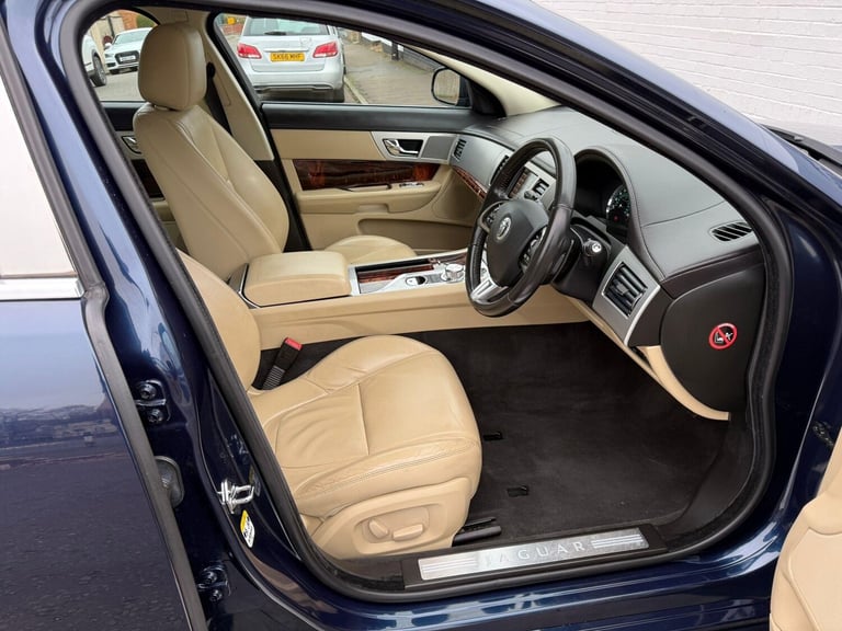 2013 Jaguar XF 2.2d Luxury Auto Euro 5 (s/s) 4dr SALOON Diesel Automatic