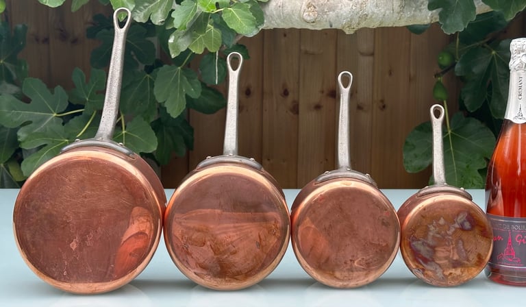 VINTAGE FRENCH COPPER PANS, SET OF FOUR LINED SAUCEPANS, 18-12cm - FABRICATION FRANCAIS - WILL POST!