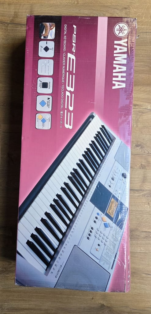 Yamaha Digital Keyboard E323