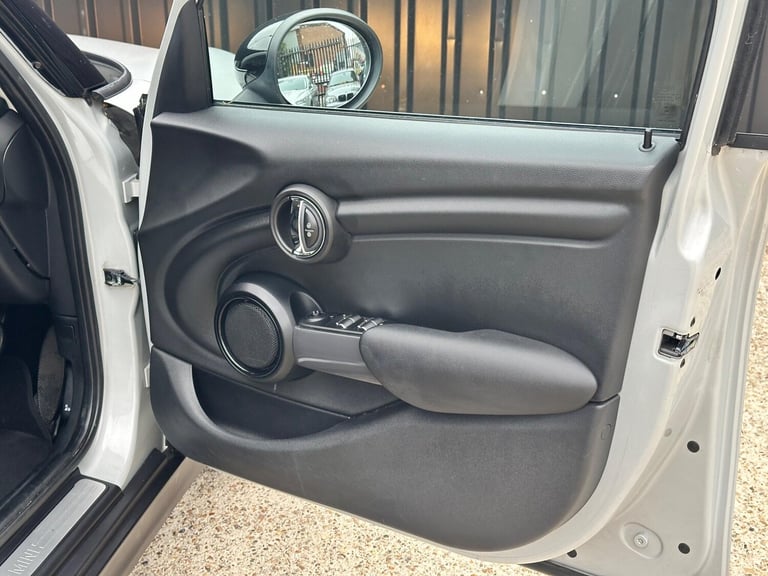 2015 MINI Hatch 1.5 Cooper 5dr HATCHBACK PETROL Manual