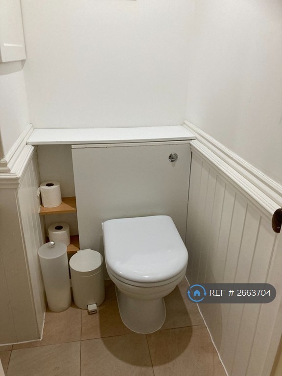 2 bedroom flat in Doughty Street, London, WC1N (2 bed) (#2663704)