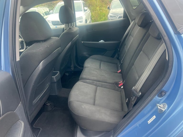 2011 Hyundai i30 1.6 CRDi Comfort 5dr HATCHBACK DIESEL Manual