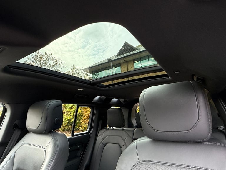 2022 Land Rover Defender 110 3.0 D300 MHEV HSE SUV 5dr Diesel Auto 4WD Euro 6 (s/s) (300 ps) ESTA...