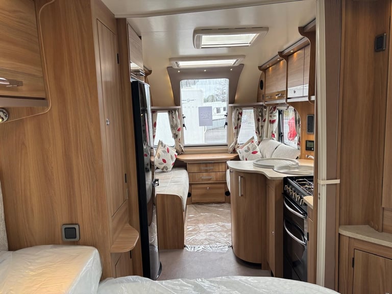 2017 BAILEY PEGASUS BRINDISI, 4 BERTH WITH ISLAND BED, NEW MATTRESS