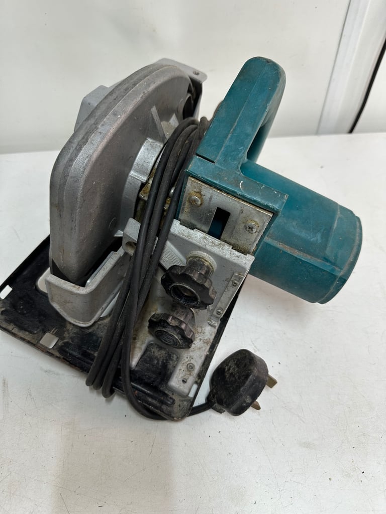 Black+Decker Circular Saw – HD1000 (1200W, 184mm / 7¼”)