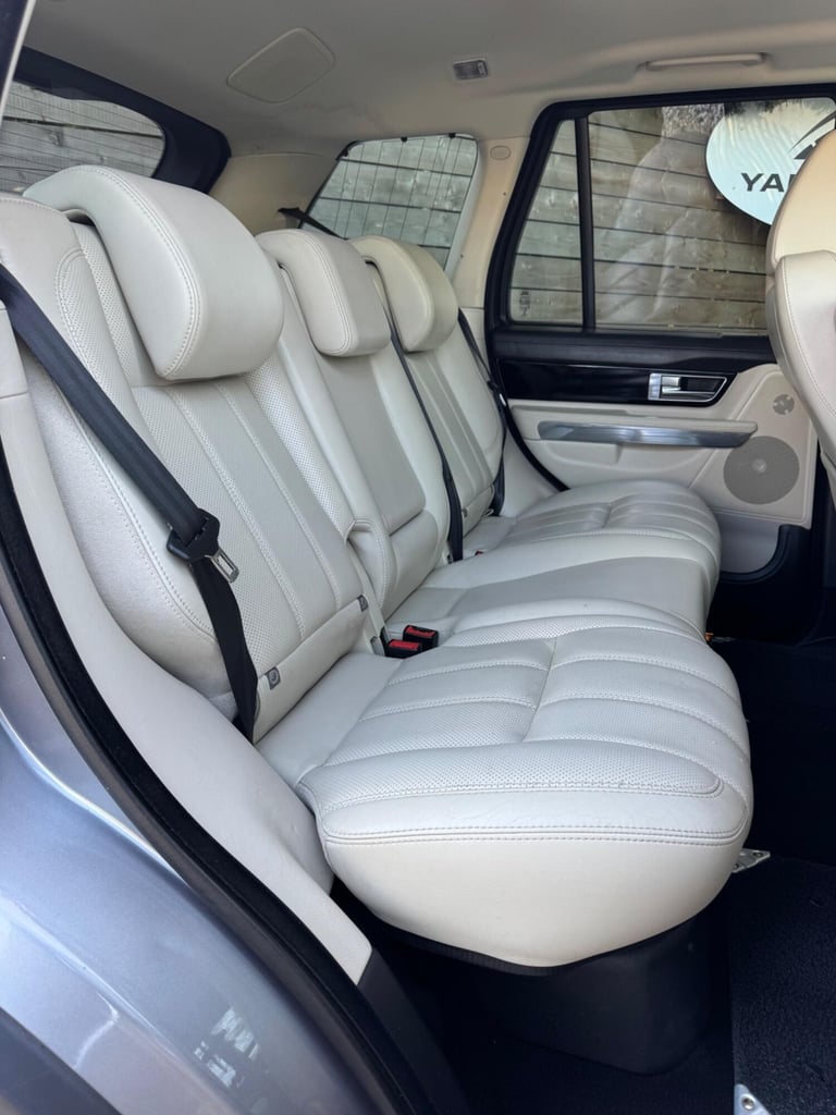 LAND ROVER RANGE ROVER SPORT 3.0 SD V6 HSE Black 2013