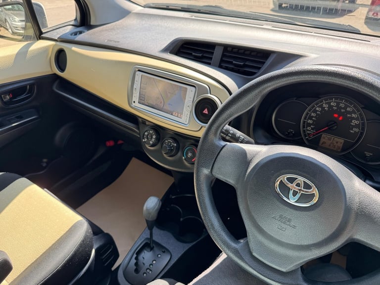 2012 Toyota Vitz YARIS 1.3 5DR AUTO Hatchback Petrol Automatic