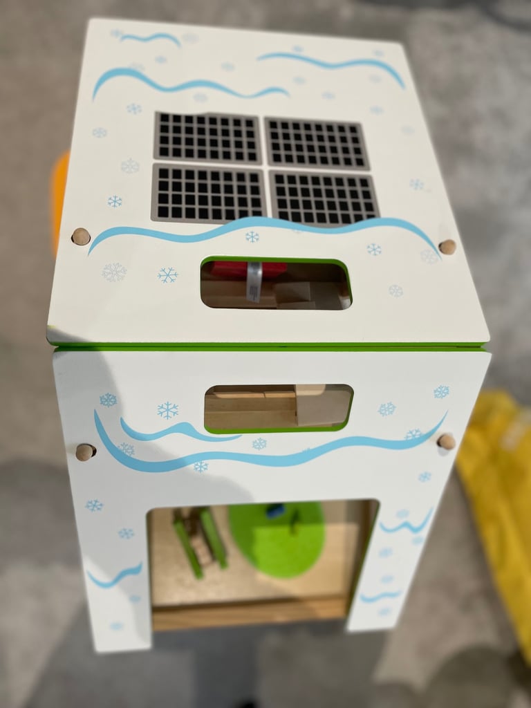 Hape Dolls House  *Complete set*